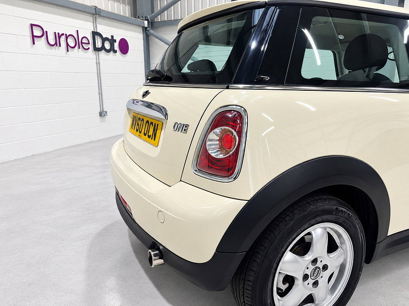 MINI Hatch 1.6 One Hatchback 3dr Petrol Steptronic Euro 5 (98 ps)