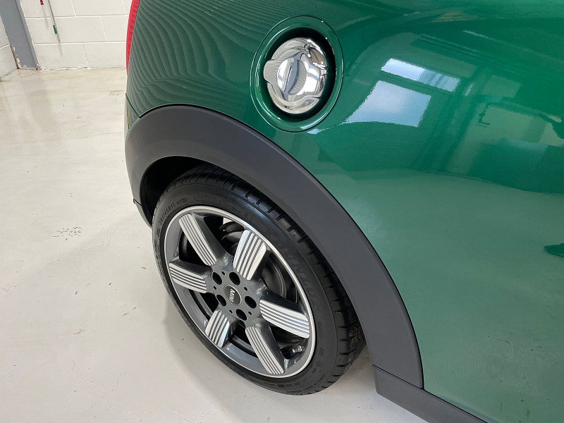 MINI Hatch 2.0L 60 Years Edition Auto Hatchback 3dr Petrol Automatic Euro 6 (189 bhp)