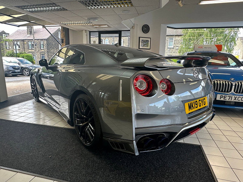 Nissan GT-R 3.8L RECARO Coupe 2dr Petrol Semi Automatic Euro 6 (562 bhp)