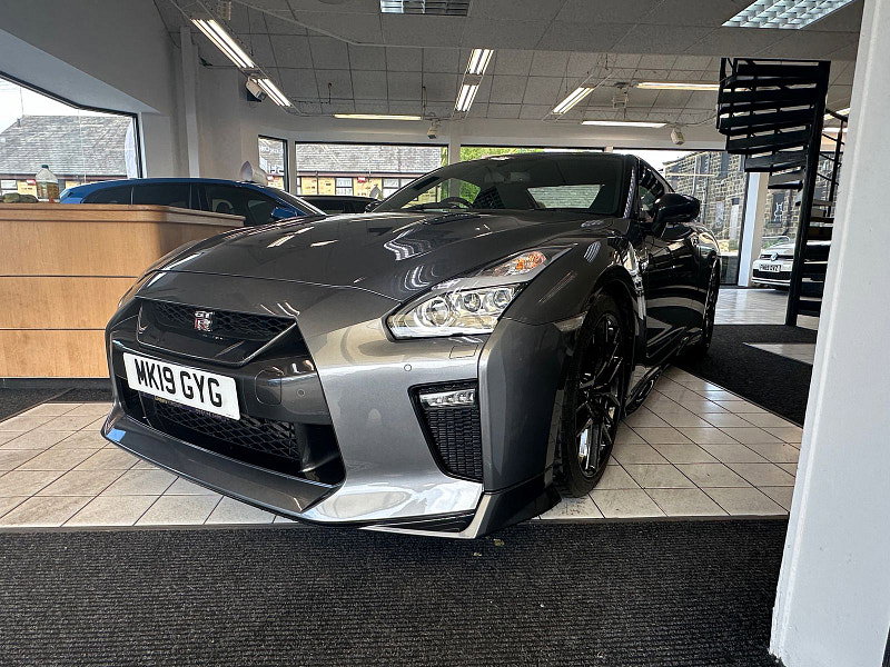 Nissan GT-R 3.8L RECARO Coupe 2dr Petrol Semi Automatic Euro 6 (562 bhp)