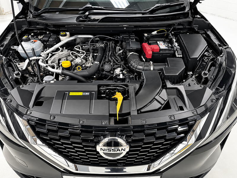 Nissan Qashqai 1.3L Premiere Edition DiG-T MHEV CVT SUV 5dr Hybrid Automatic Euro 6 (156 bhp)