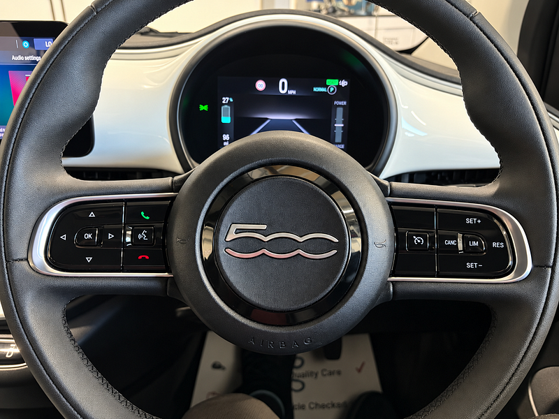 Fiat 500e C 42kWh Icon Convertible 2dr Electric Auto (118 ps)
