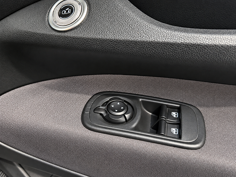 Fiat 500e C 42kWh Icon Convertible 2dr Electric Auto (118 ps)