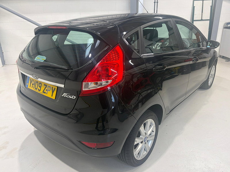 Ford Fiesta 1.4 Zetec Hatchback 5dr Petrol Manual (133 g/km, 94 bhp)