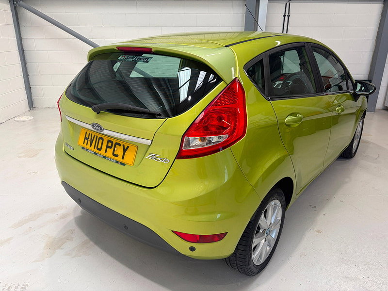 Ford Fiesta 1.4 Zetec Hatchback 5dr Petrol Automatic (154 g/km, 94 bhp)