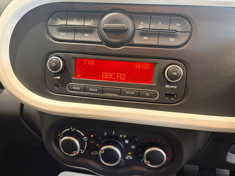 Renault Twingo 1.0 SCe Play Hatchback 5dr Petrol Manual Euro 5 (70 ps)