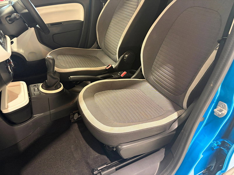Renault Twingo 1.0 SCe Play Hatchback 5dr Petrol Manual Euro 5 (70 ps)