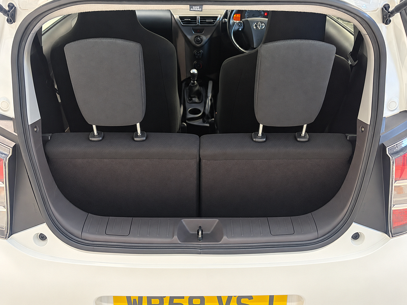 Toyota IQ 1.0 VVT-i Hatchback 3dr Petrol Manual Euro 4 (68 bhp)
