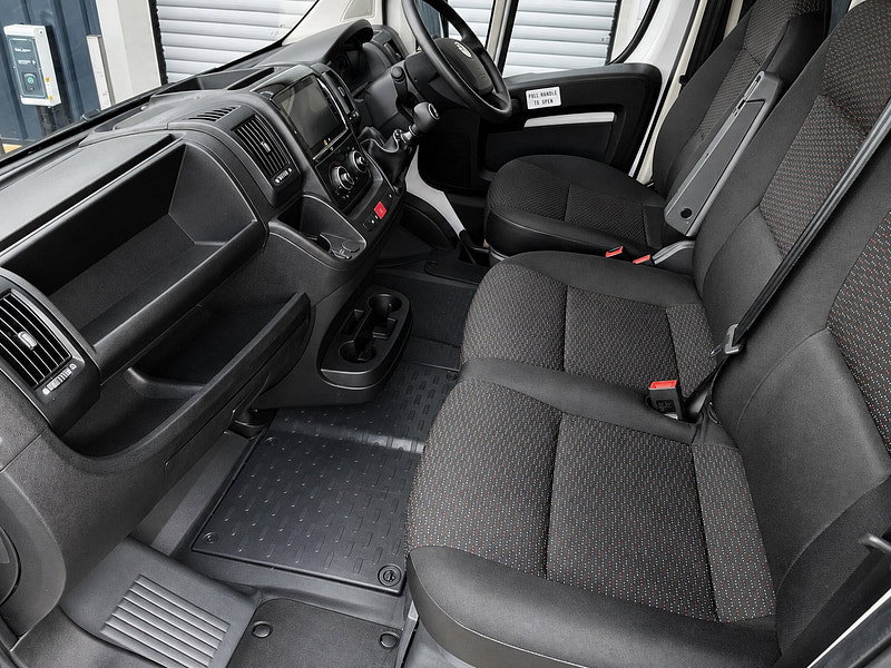 Vauxhall Movano 2.2L L4H2F3500 Heavy Premium TD SS Diesel Manual Euro 6 (138 bhp)