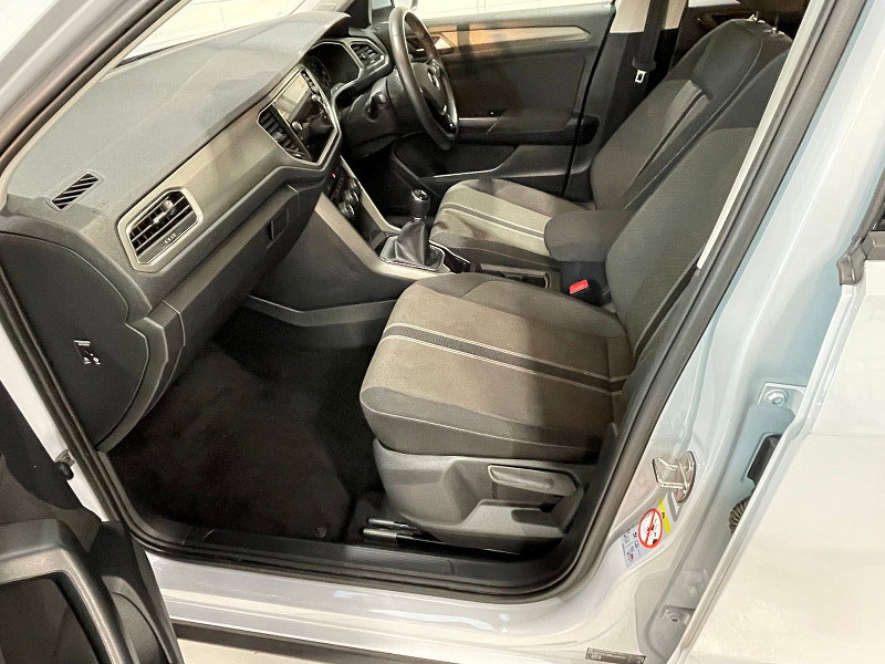 Volkswagen T-Roc 1.0L SE TSi SUV 5dr Petrol Manual Euro 6 (109 bhp)
