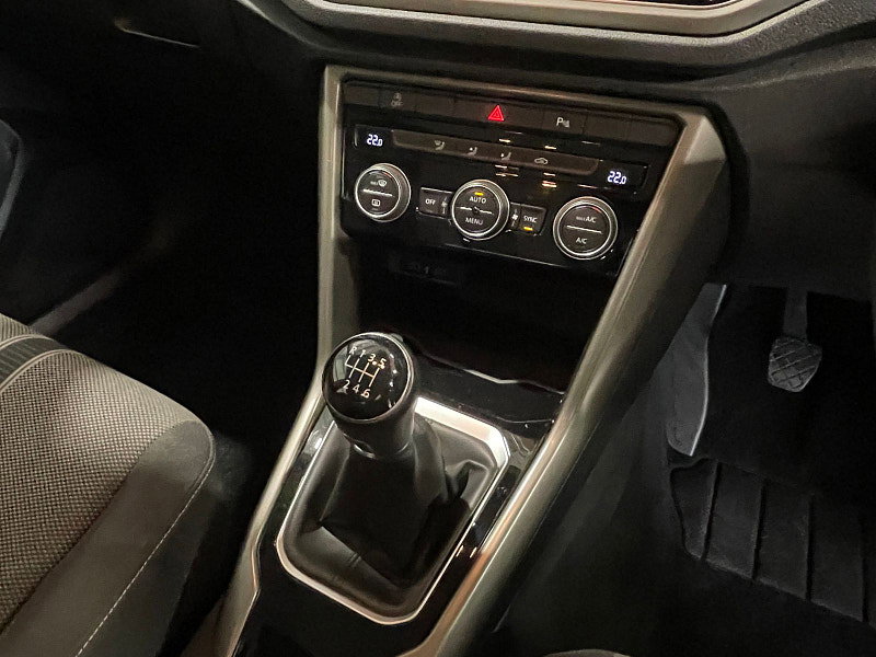 Volkswagen T-Roc 1.0L SE TSi SUV 5dr Petrol Manual Euro 6 (109 bhp)