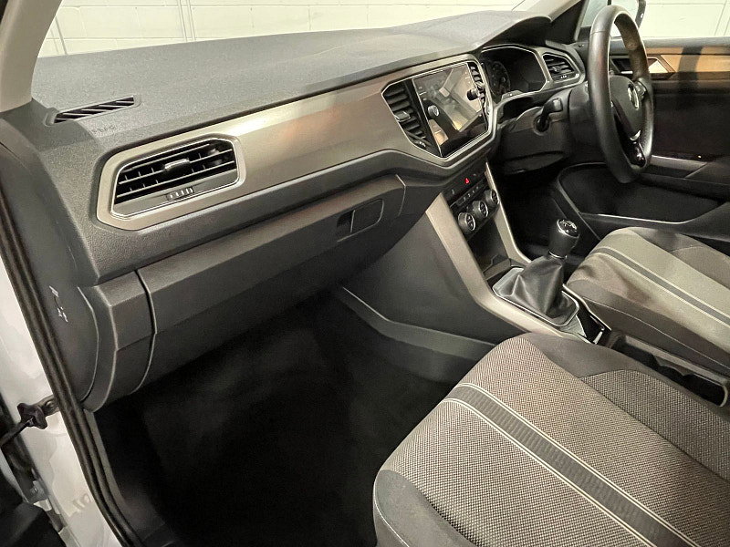 Volkswagen T-Roc 1.0L SE TSi SUV 5dr Petrol Manual Euro 6 (109 bhp)