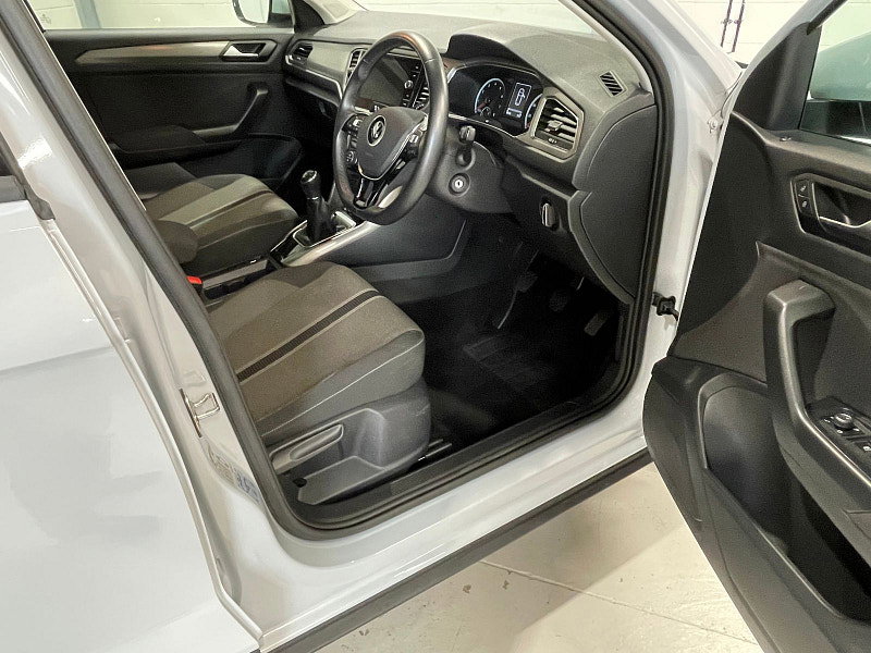 Volkswagen T-Roc 1.0L SE TSi SUV 5dr Petrol Manual Euro 6 (109 bhp)