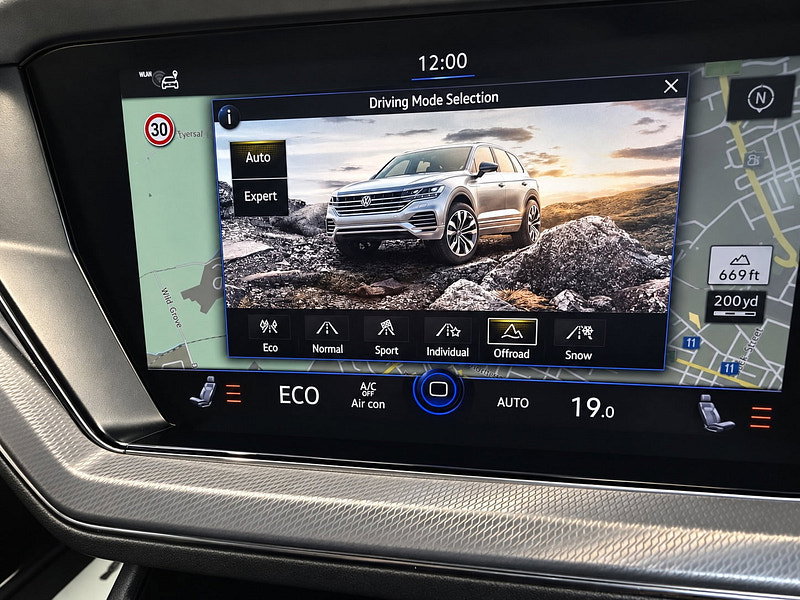 Volkswagen Touareg 3.0 TDI V6 R-Line Tech SUV 5dr Diesel Tiptronic 4Motion Euro 6 (s/s) (286 ps)