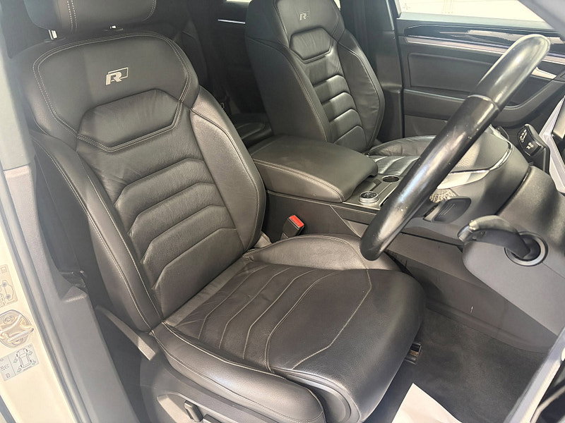 Volkswagen Touareg 3.0 TDI V6 R-Line Tech SUV 5dr Diesel Tiptronic 4Motion Euro 6 (s/s) (286 ps)