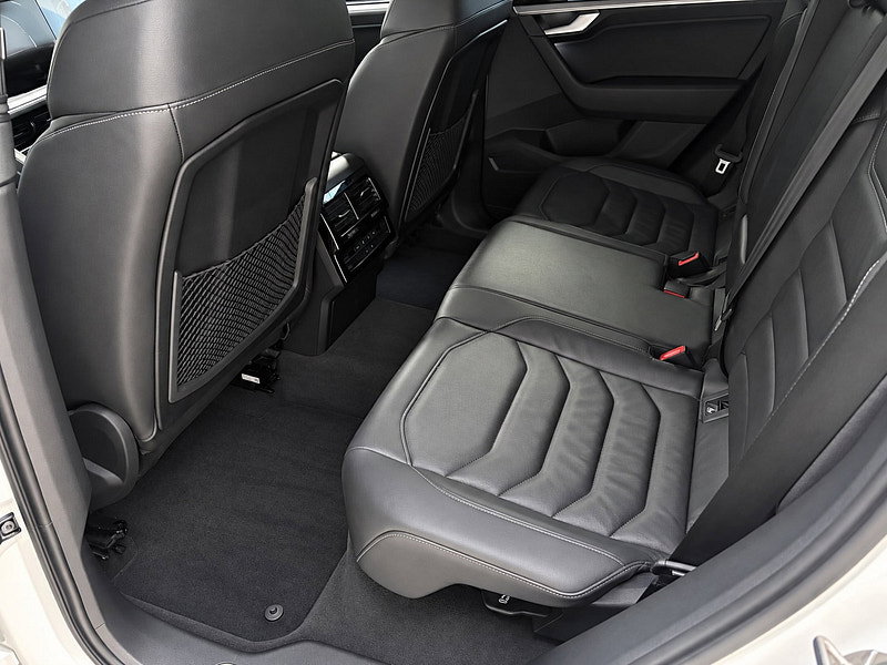 Volkswagen Touareg 3.0 TDI V6 R-Line Tech SUV 5dr Diesel Tiptronic 4Motion Euro 6 (s/s) (286 ps)