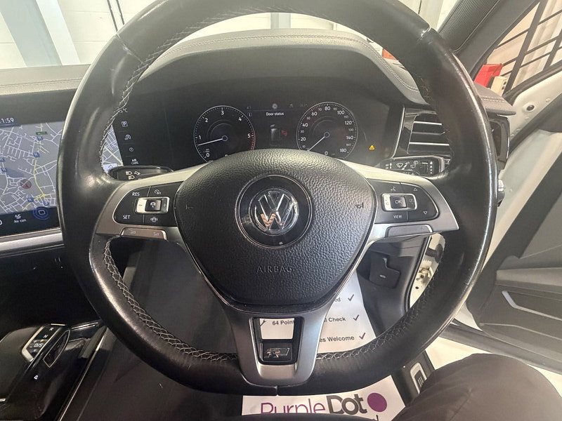 Volkswagen Touareg 3.0 TDI V6 R-Line Tech SUV 5dr Diesel Tiptronic 4Motion Euro 6 (s/s) (286 ps)