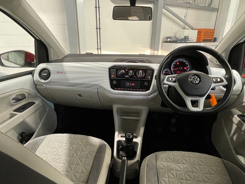 Volkswagen up! 1.0L UP BY BEATS Hatchback 5dr Petrol Manual Euro 6 (59 bhp)