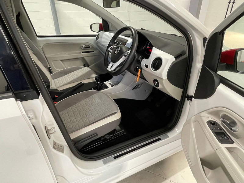 Volkswagen up! 1.0L UP BY BEATS Hatchback 5dr Petrol Manual Euro 6 (59 bhp)