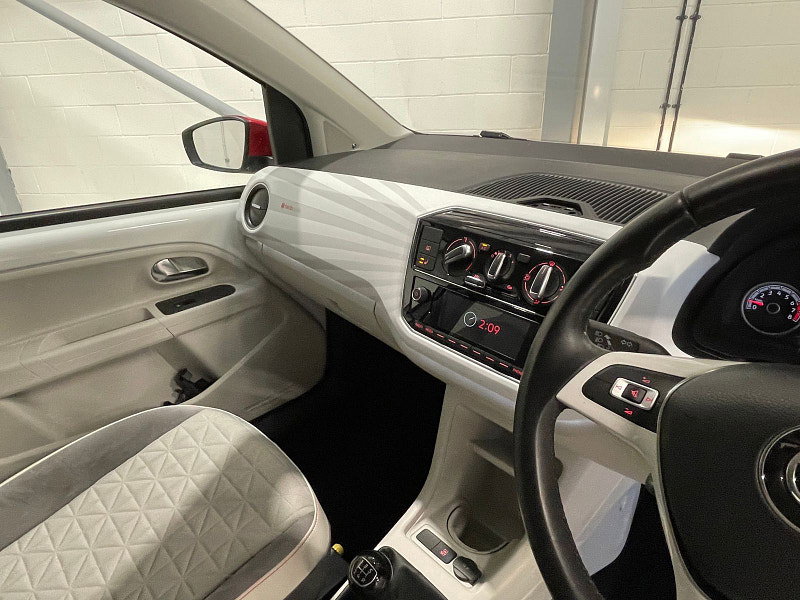 Volkswagen up! 1.0L UP BY BEATS Hatchback 5dr Petrol Manual Euro 6 (59 bhp)