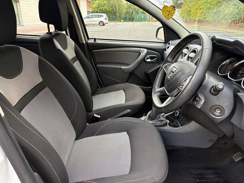 Dacia Duster 1.2 TCe Nav+ SUV 5dr Petrol Manual 4WD Euro 6 (s/s) (125 ps)