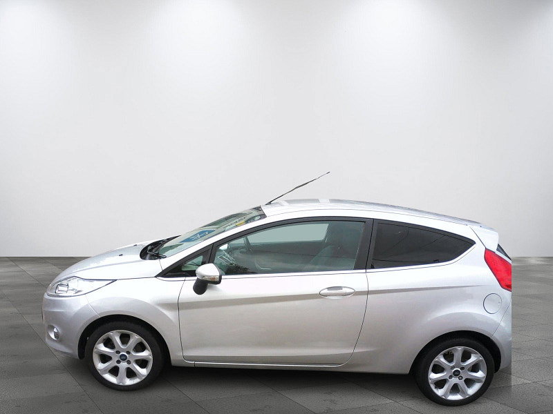 Ford Fiesta 1.6L Titanium Hatchback 3dr Petrol Manual Euro 5 (118 bhp)