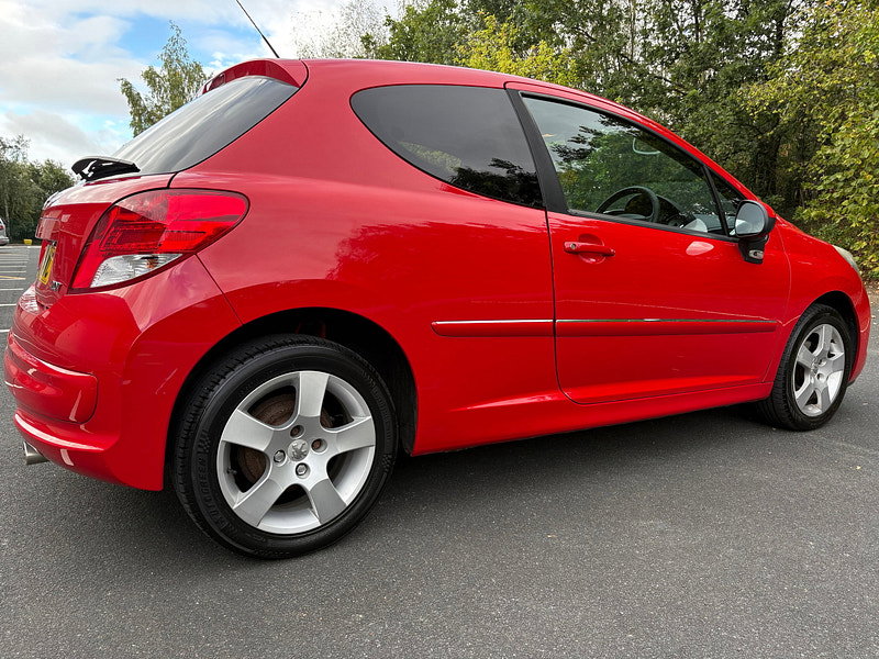Peugeot 207 1.6 HDi Sport Hatchback 3dr Diesel Manual Euro 5 (92 ps)