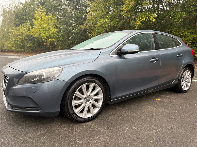 Volvo V40 1.6 D2 SE Lux Hatchback 5dr Diesel Manual Euro 5 (s/s) (115 ps)