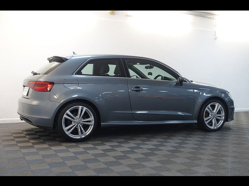 Audi A3 1.8 TFSI S line Hatchback 3dr Petrol S Tronic Euro 5 (s/s) (180 ps)