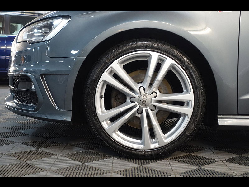 Audi A3 1.8 TFSI S line Hatchback 3dr Petrol S Tronic Euro 5 (s/s) (180 ps)