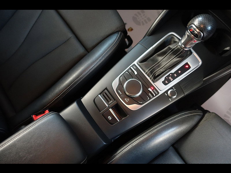 Audi A3 1.8 TFSI S line Hatchback 3dr Petrol S Tronic Euro 5 (s/s) (180 ps)