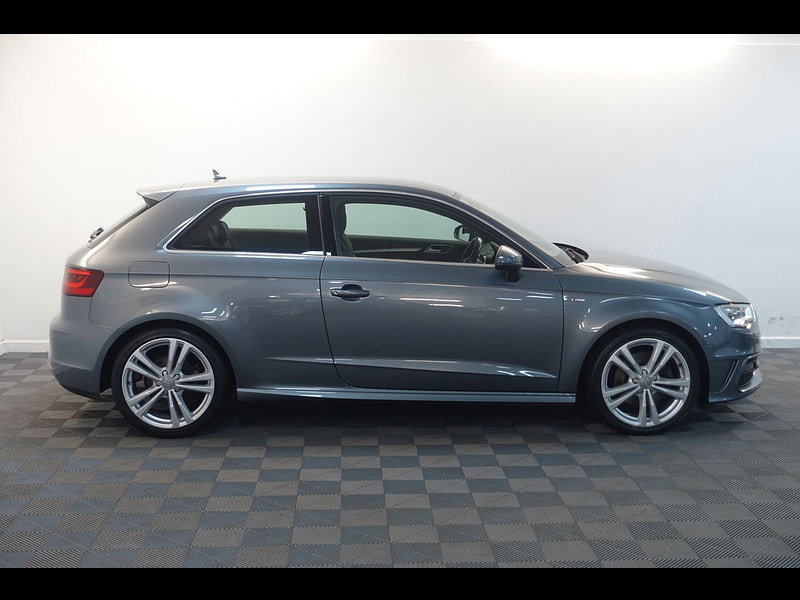 Audi A3 1.8 TFSI S line Hatchback 3dr Petrol S Tronic Euro 5 (s/s) (180 ps)