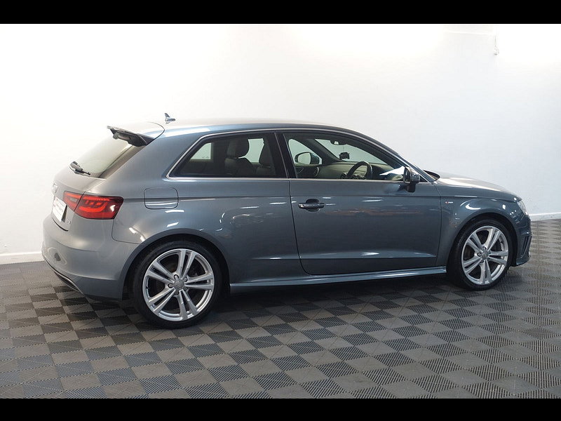 Audi A3 1.8 TFSI S line Hatchback 3dr Petrol S Tronic Euro 5 (s/s) (180 ps)