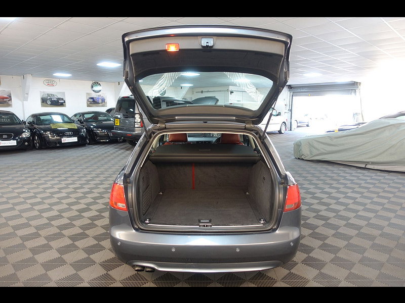 Audi A4 Avant 2.0 TDI S line Estate 5dr Diesel Manual (158 g/km, 138 bhp)