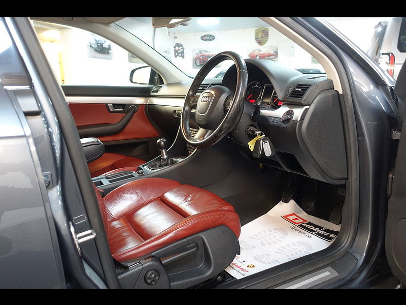 Audi A4 Avant 2.0 TDI S line Estate 5dr Diesel Manual (158 g/km, 138 bhp)