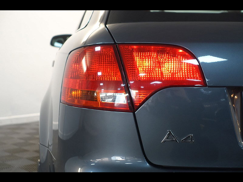 Audi A4 Avant 2.0 TDI S line Estate 5dr Diesel Manual (158 g/km, 138 bhp)