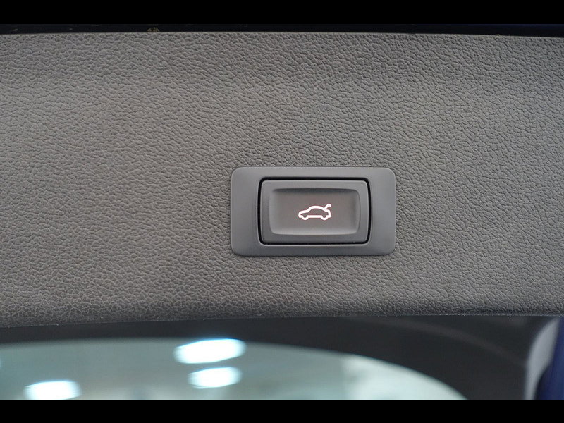 Audi A4 Avant 2.0 TDI SE Technik Estate 5dr Diesel S Tronic quattro Euro 5 (s/s) (177 ps)