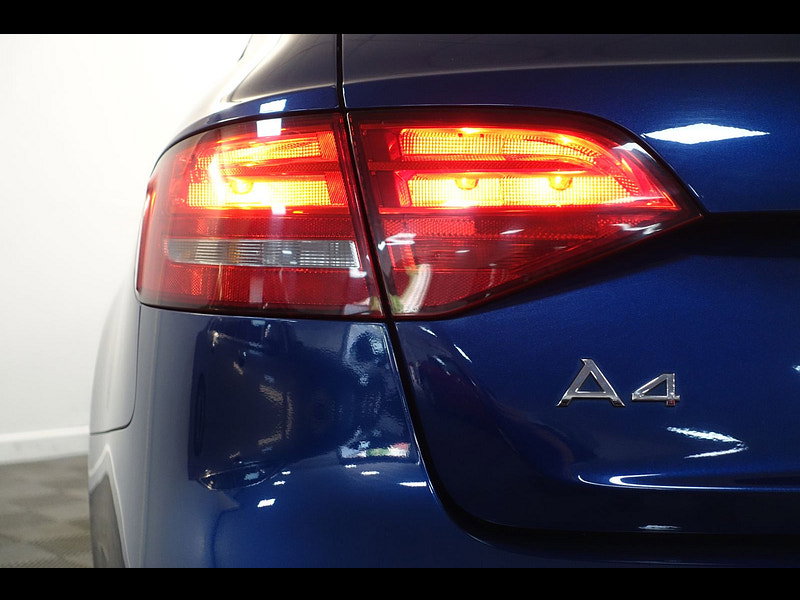 Audi A4 Avant 2.0 TDI ultra SE Technik Estate 5dr Diesel Manual Euro 6 (s/s) (163 ps)