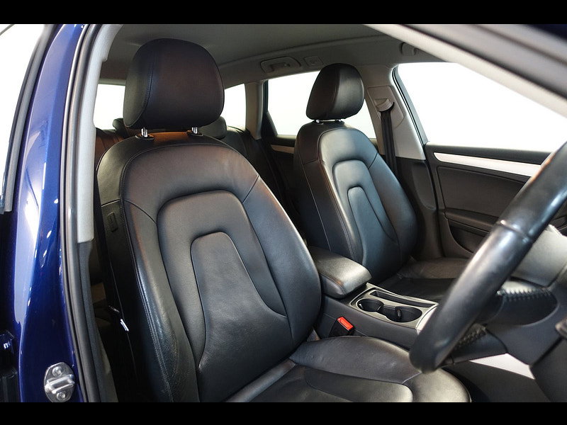 Audi A4 Avant 2.0 TDI ultra SE Technik Estate 5dr Diesel Manual Euro 6 (s/s) (163 ps)