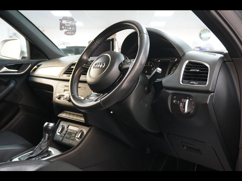 Audi Q3 s line auto petrol