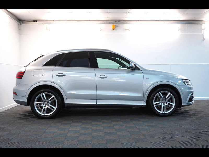 Audi Q3 s line auto petrol