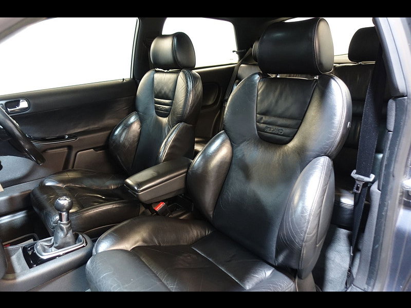 Audi S3 1.8 Hatchback 3dr Petrol Manual quattro (223 g/km, 210 bhp)