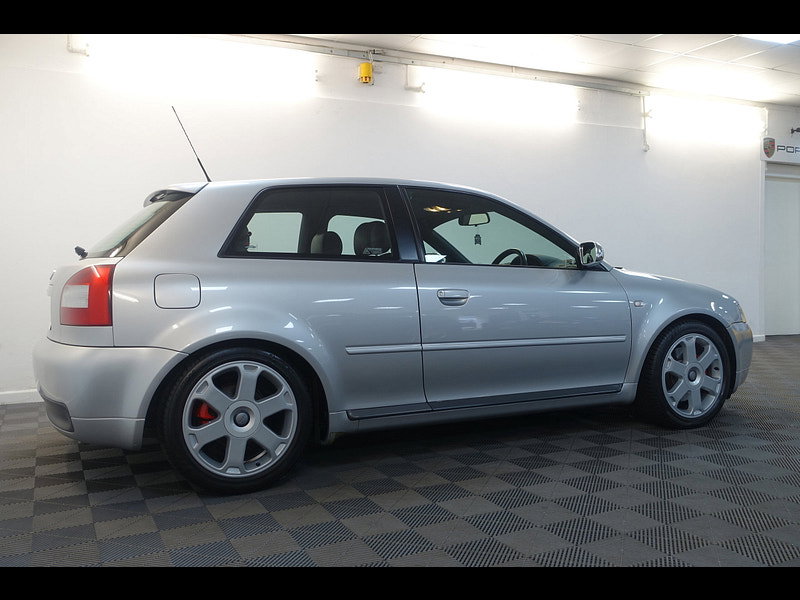 Audi S3 1.8 Hatchback 3dr Petrol Manual quattro (223 g/km, 225 bhp)