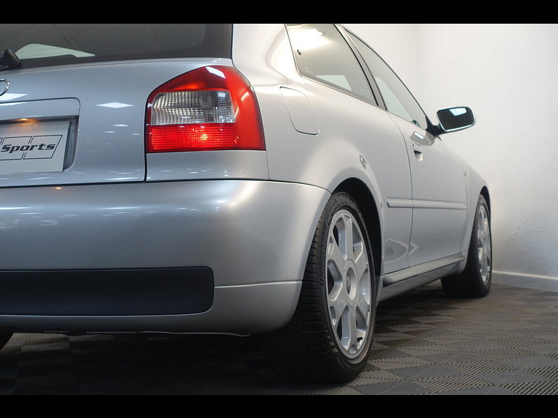 Audi S3 1.8 Hatchback 3dr Petrol Manual quattro (223 g/km, 225 bhp)