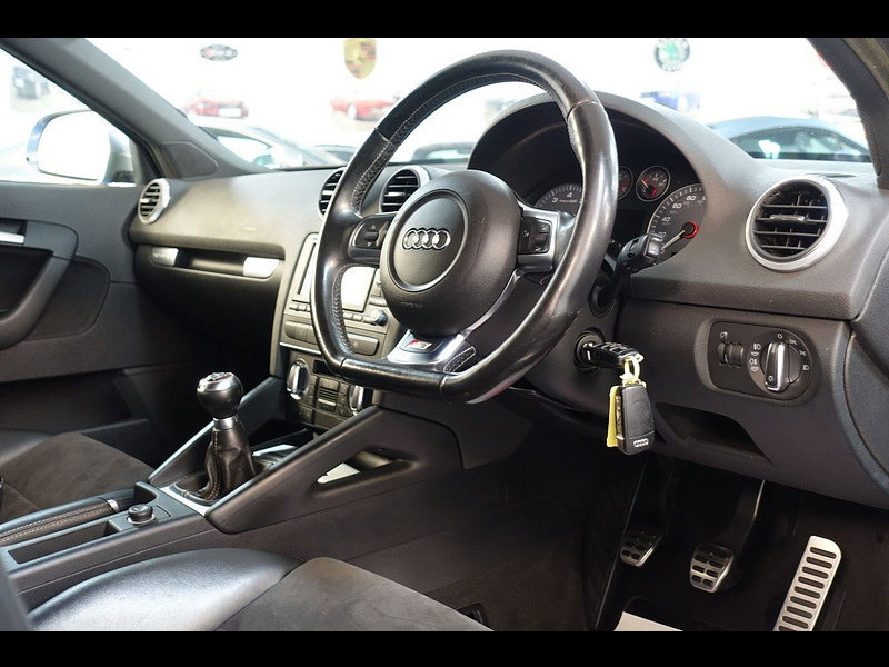 Audi S3 2.0 TFSI Sportback 5dr Petrol Manual quattro Euro 4 (265 ps)