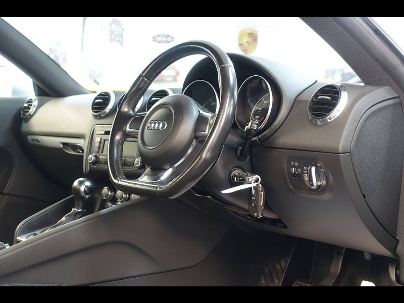 Audi TT 3.2 TFSI V6 3dr Petrol S Tronic quattro Euro 4 (250 ps)