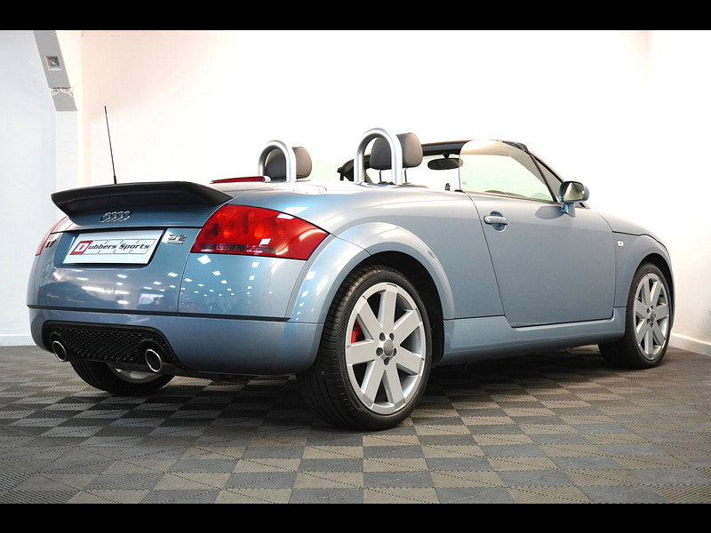 Audi TT 3.2 V6 Roadster 2dr Petrol DSG quattro (240 g/km, 247 bhp)