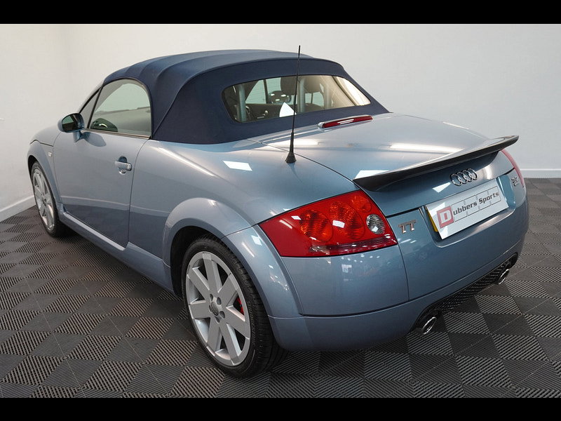 Audi TT 3.2 V6 Roadster 2dr Petrol DSG quattro (240 g/km, 247 bhp)
