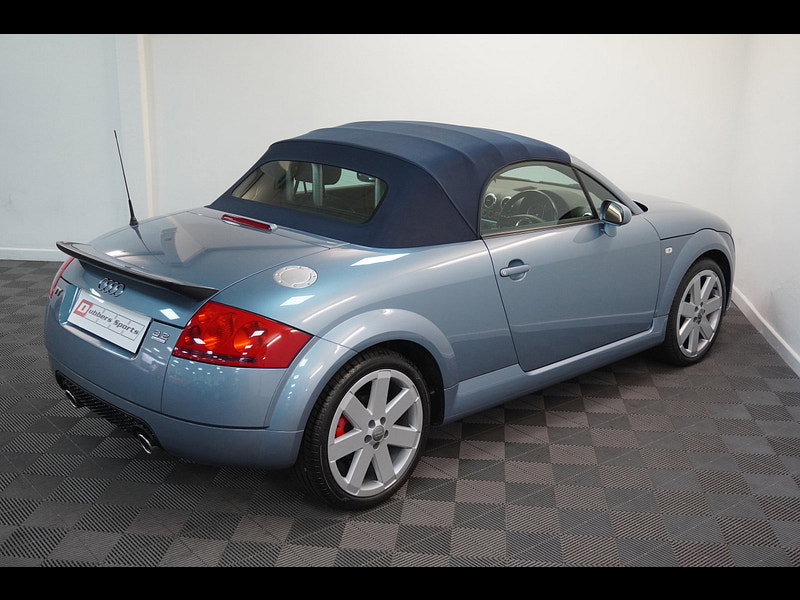 Audi TT 3.2 V6 Roadster 2dr Petrol DSG quattro (240 g/km, 247 bhp)