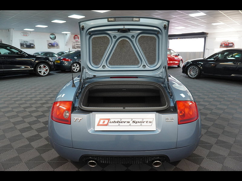 Audi TT 3.2 V6 Roadster 2dr Petrol DSG quattro (240 g/km, 247 bhp)